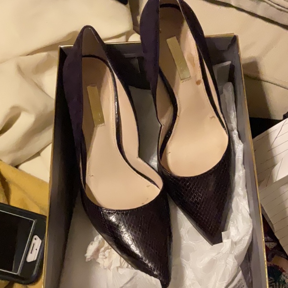 Elegant Black Pumps